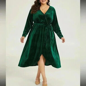 NWT!Dark green rib velvet wrap hem wrap pocket belt dress Size 12 or Large